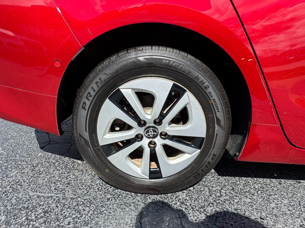 Toyota Prius Three Touring (Natl) 2018