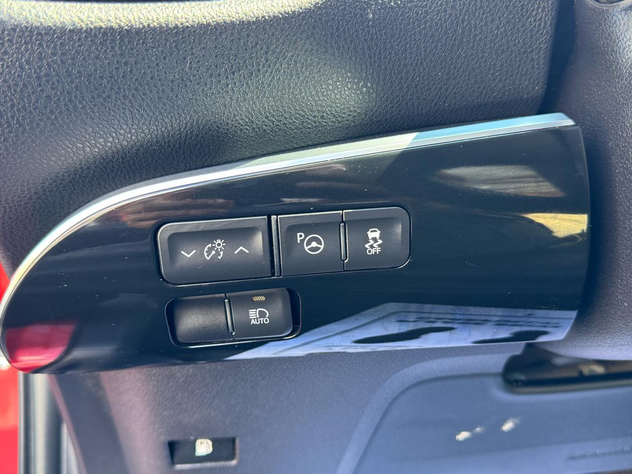 Toyota Prius Three Touring (Natl) 2018