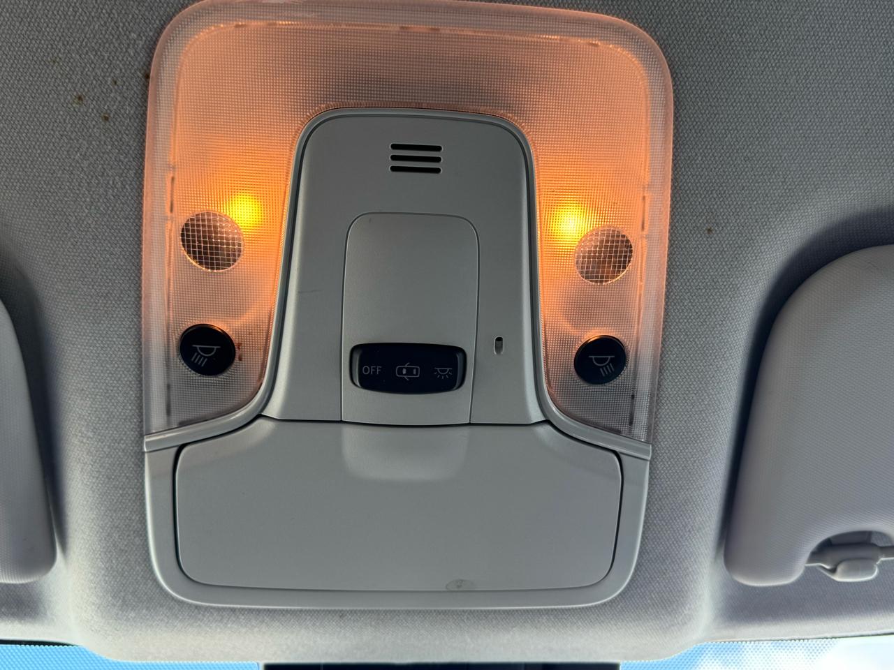 Toyota Prius Three Touring (Natl) 2018