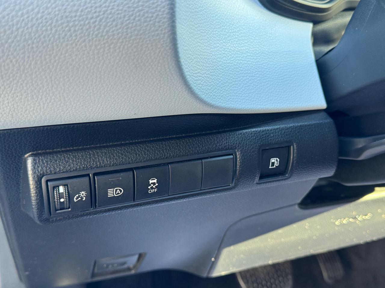 Toyota Corolla Hybrid LE FWD (Natl) 2025