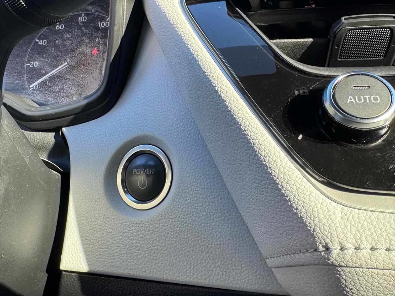 Toyota Corolla Hybrid LE FWD (Natl) 2025