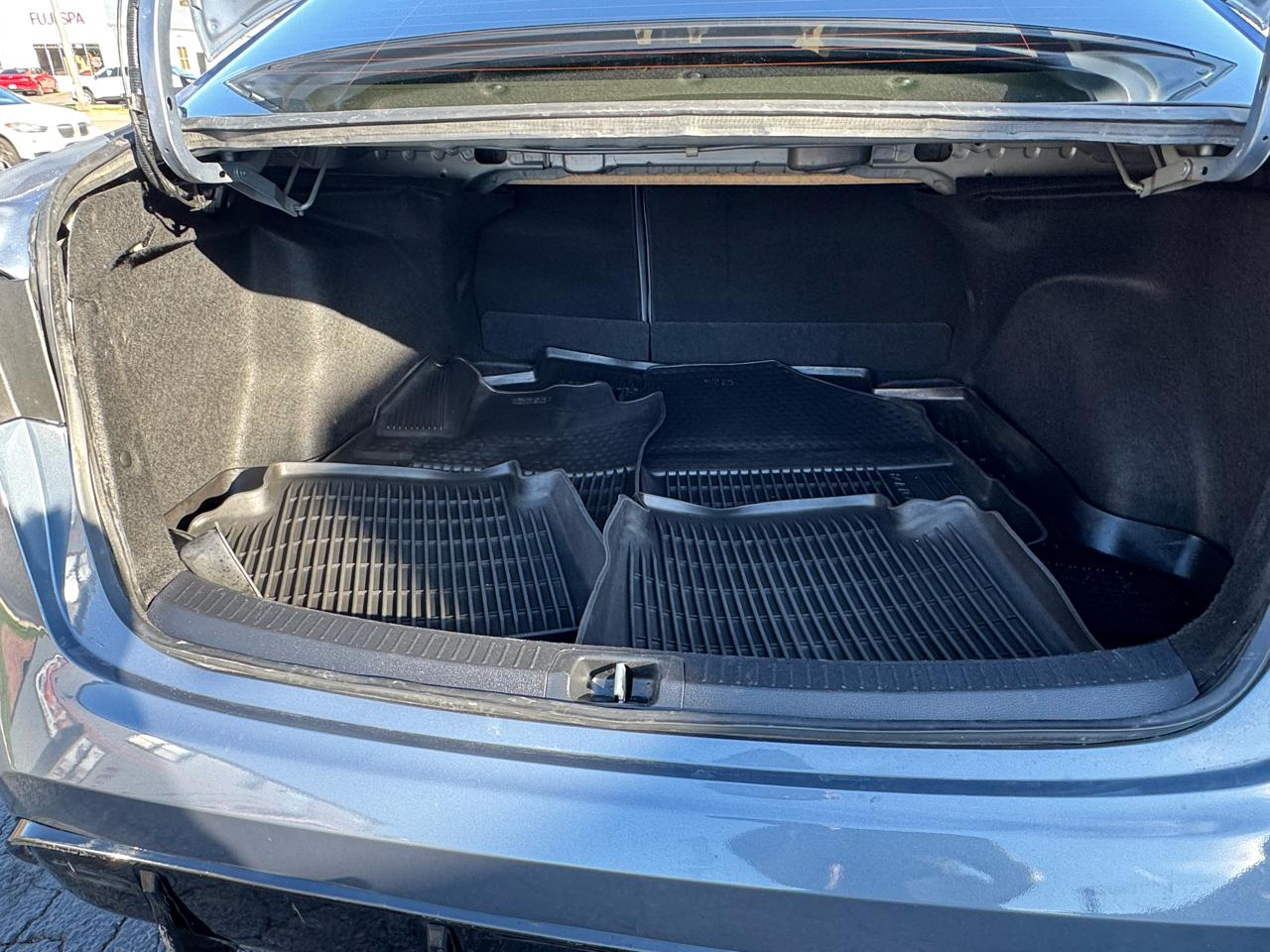 Toyota Corolla Hybrid LE FWD (Natl) 2025