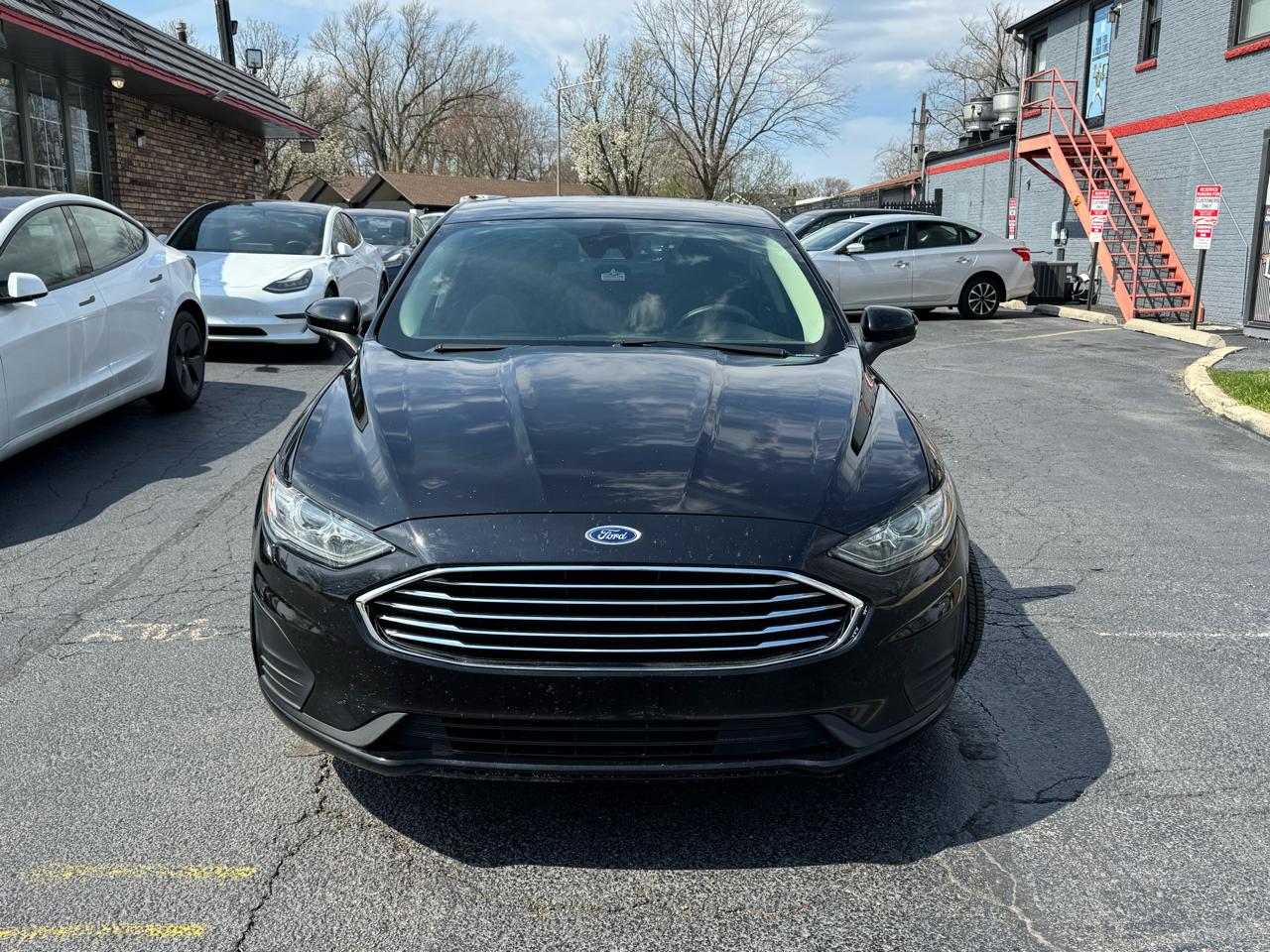 Ford Fusion Hybrid SE FWD 2019