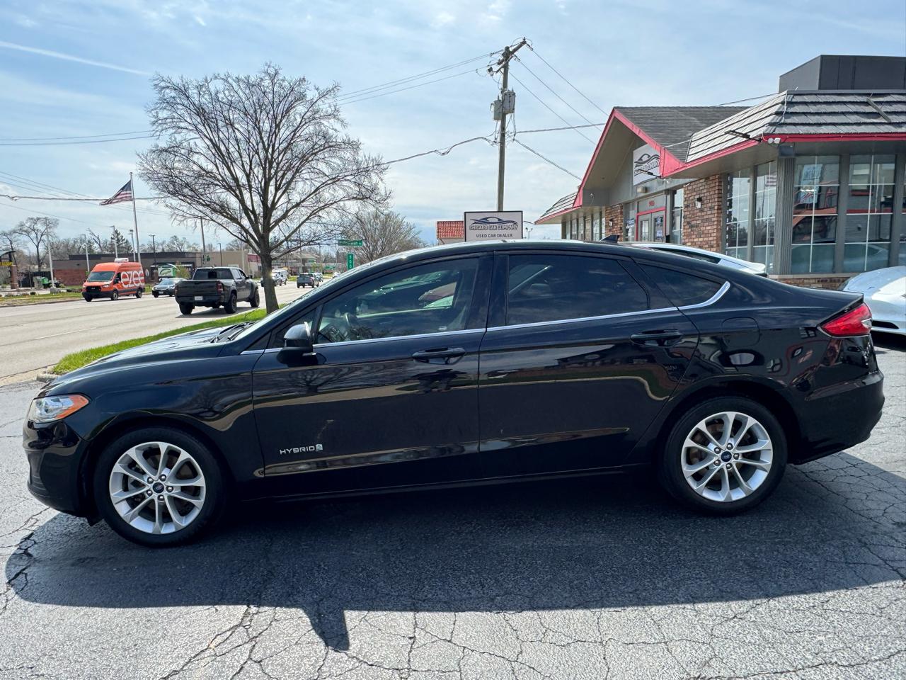 Ford Fusion Hybrid SE FWD 2019