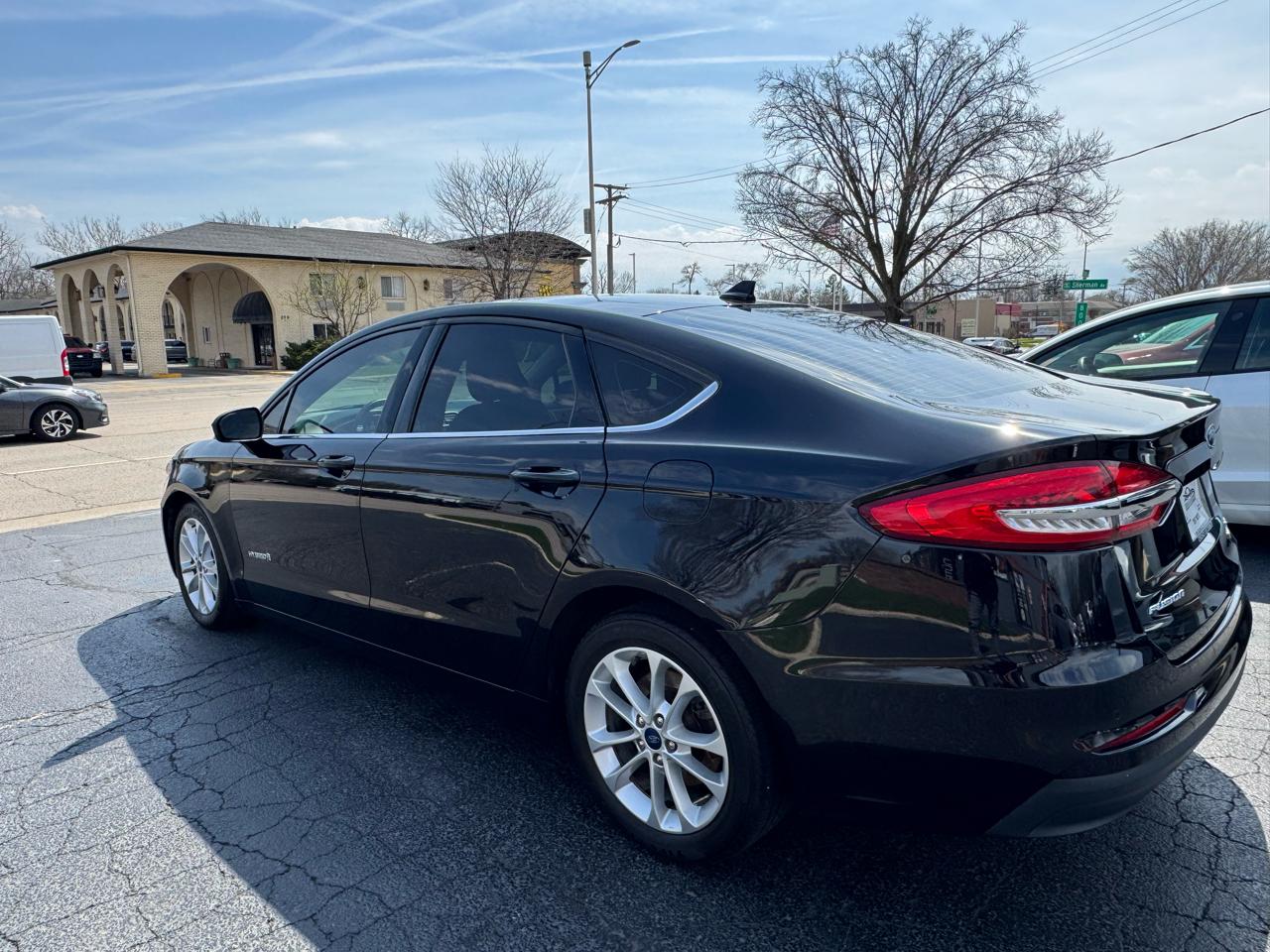 Ford Fusion Hybrid SE FWD 2019
