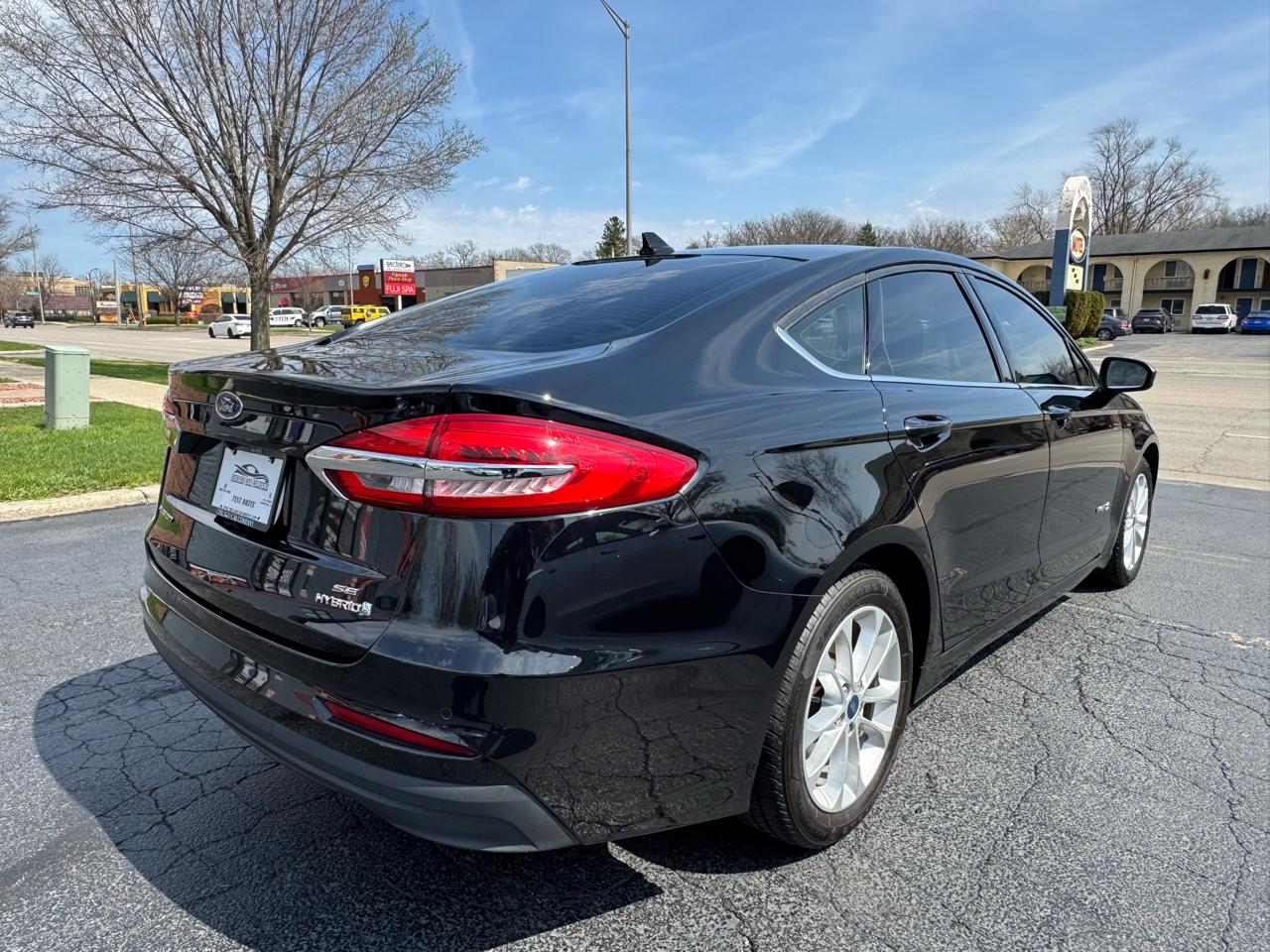 Ford Fusion Hybrid SE FWD 2019