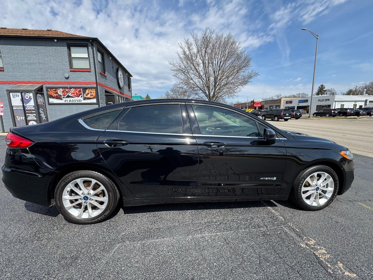 Ford Fusion Hybrid SE FWD 2019