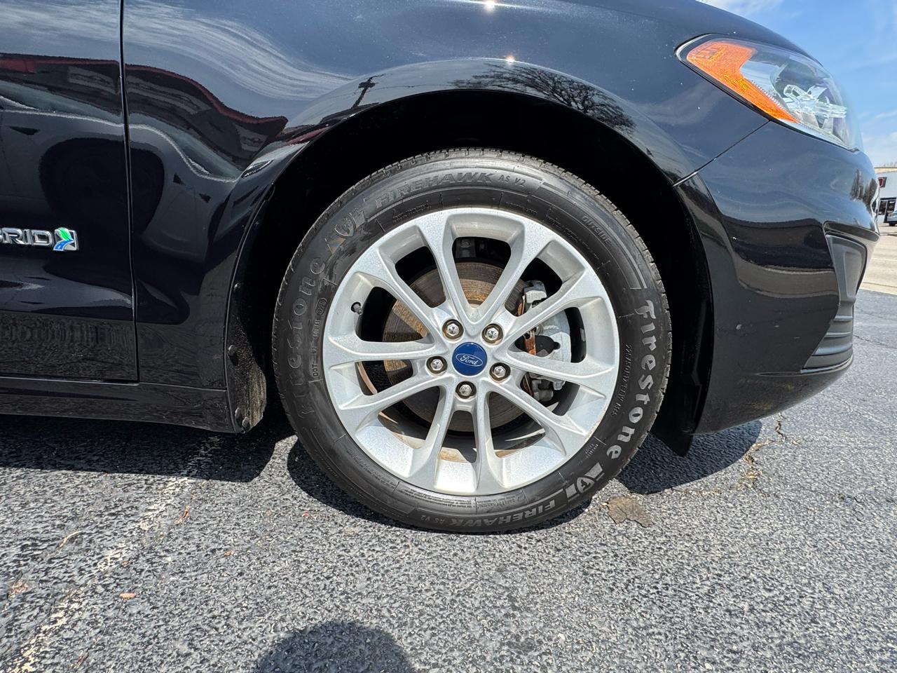 Ford Fusion Hybrid SE FWD 2019