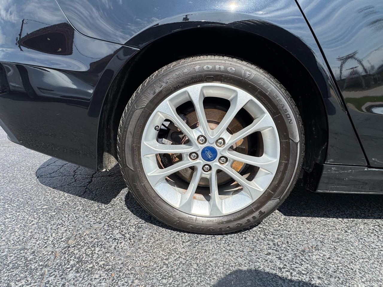 Ford Fusion Hybrid SE FWD 2019