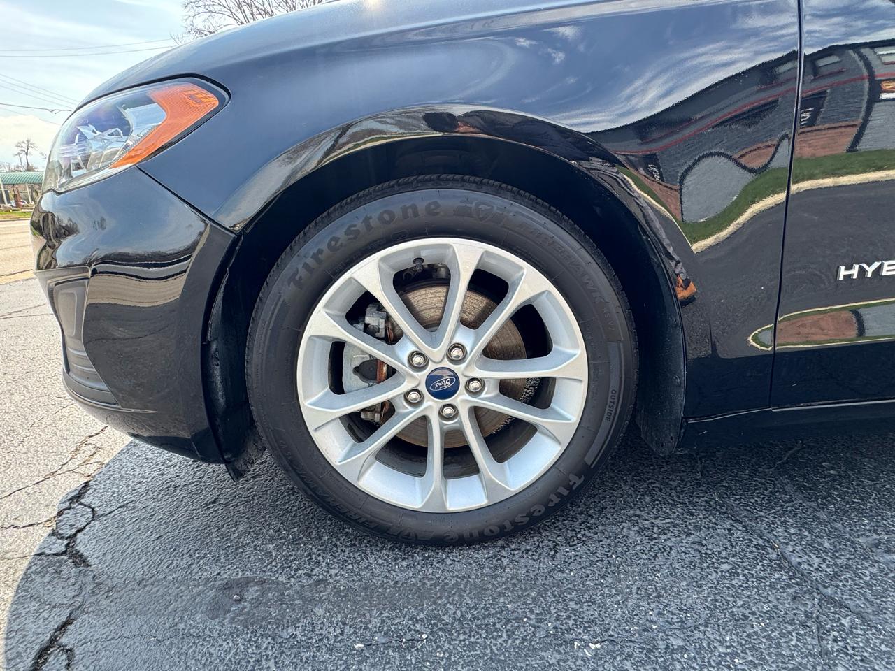 Ford Fusion Hybrid SE FWD 2019