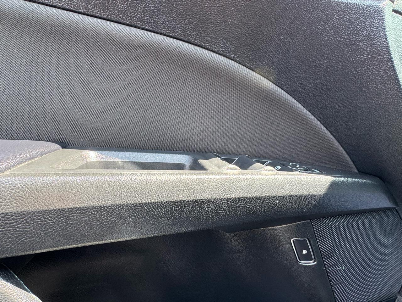 Ford Fusion Hybrid SE FWD 2019