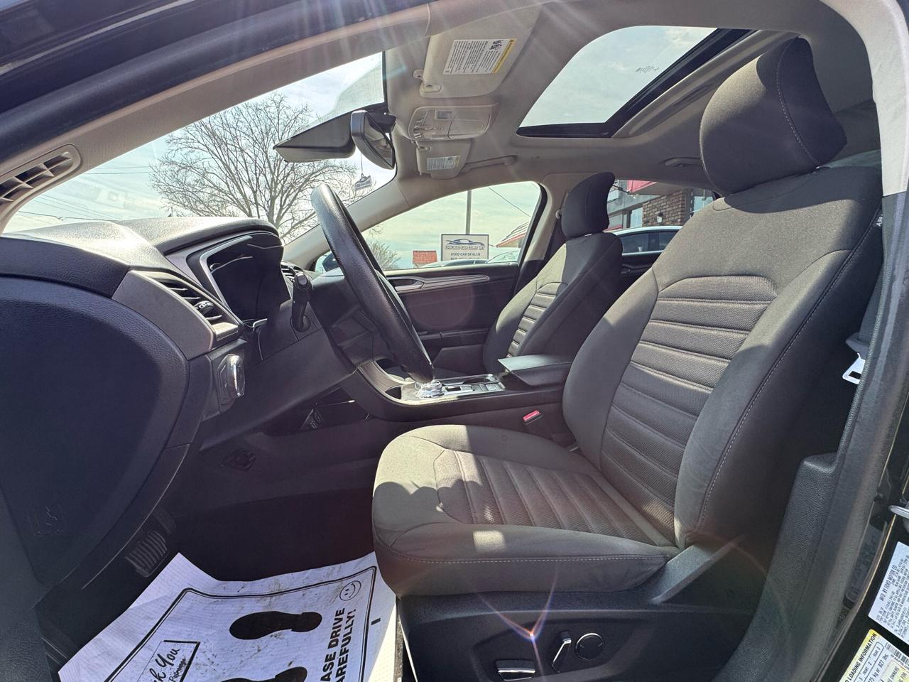 Ford Fusion Hybrid SE FWD 2019