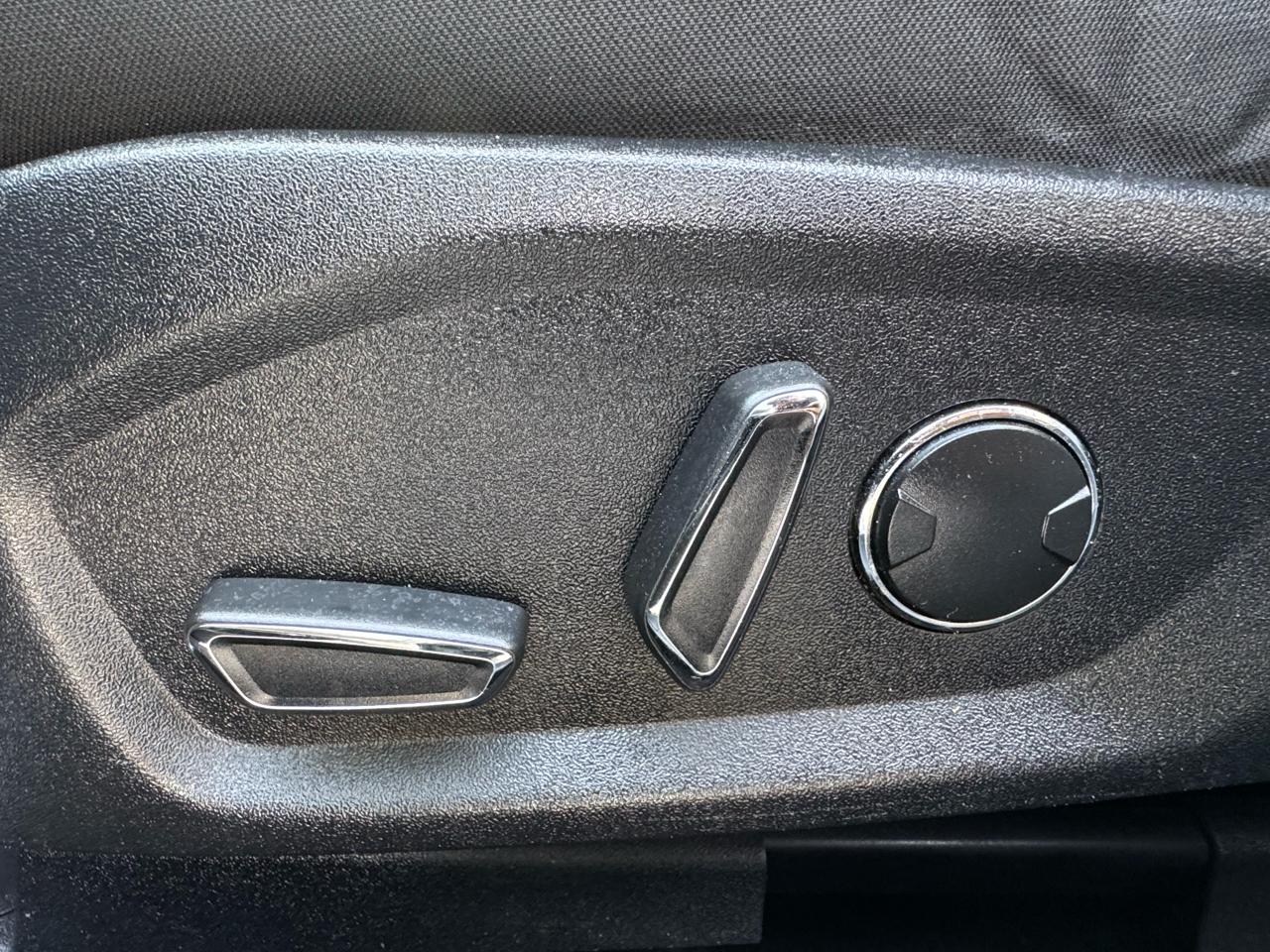 Ford Fusion Hybrid SE FWD 2019