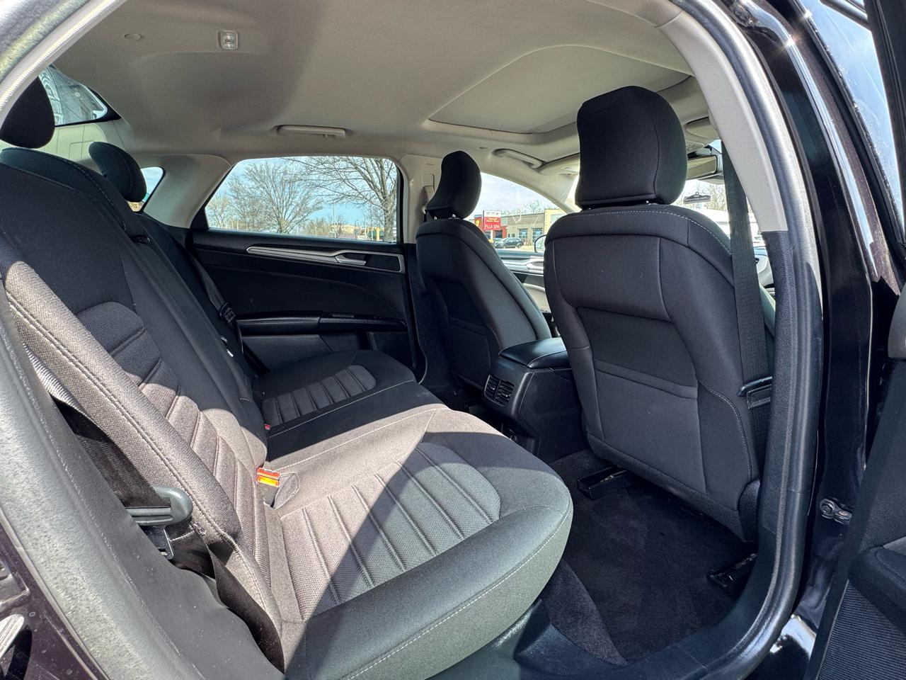 Ford Fusion Hybrid SE FWD 2019