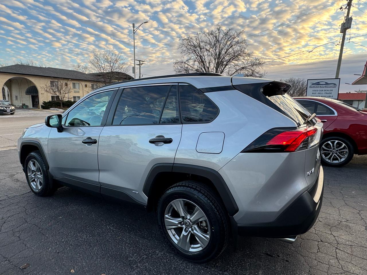 Toyota RAV4 Hybrid LE AWD (Natl) 2023