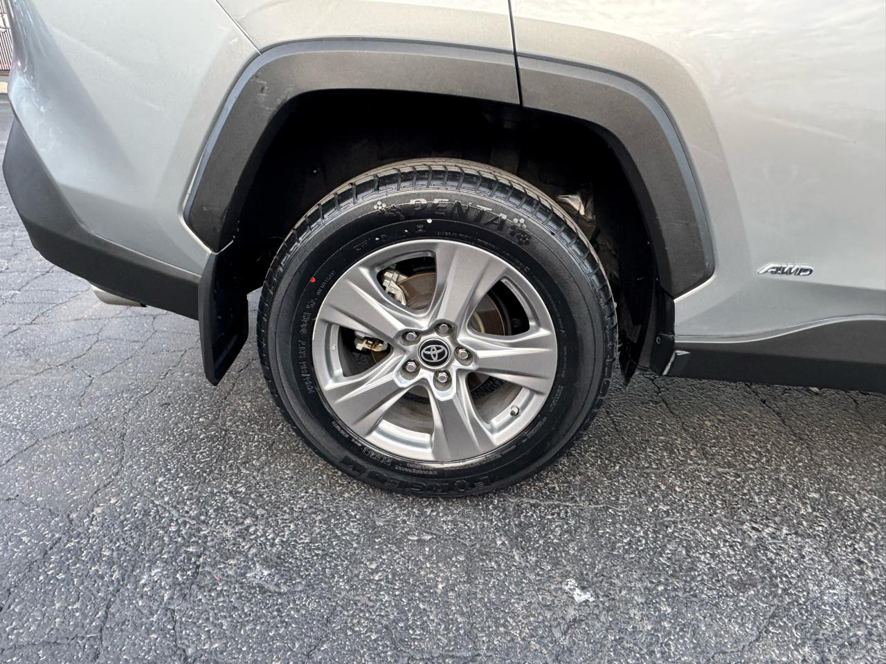 Toyota RAV4 Hybrid LE AWD (Natl) 2023