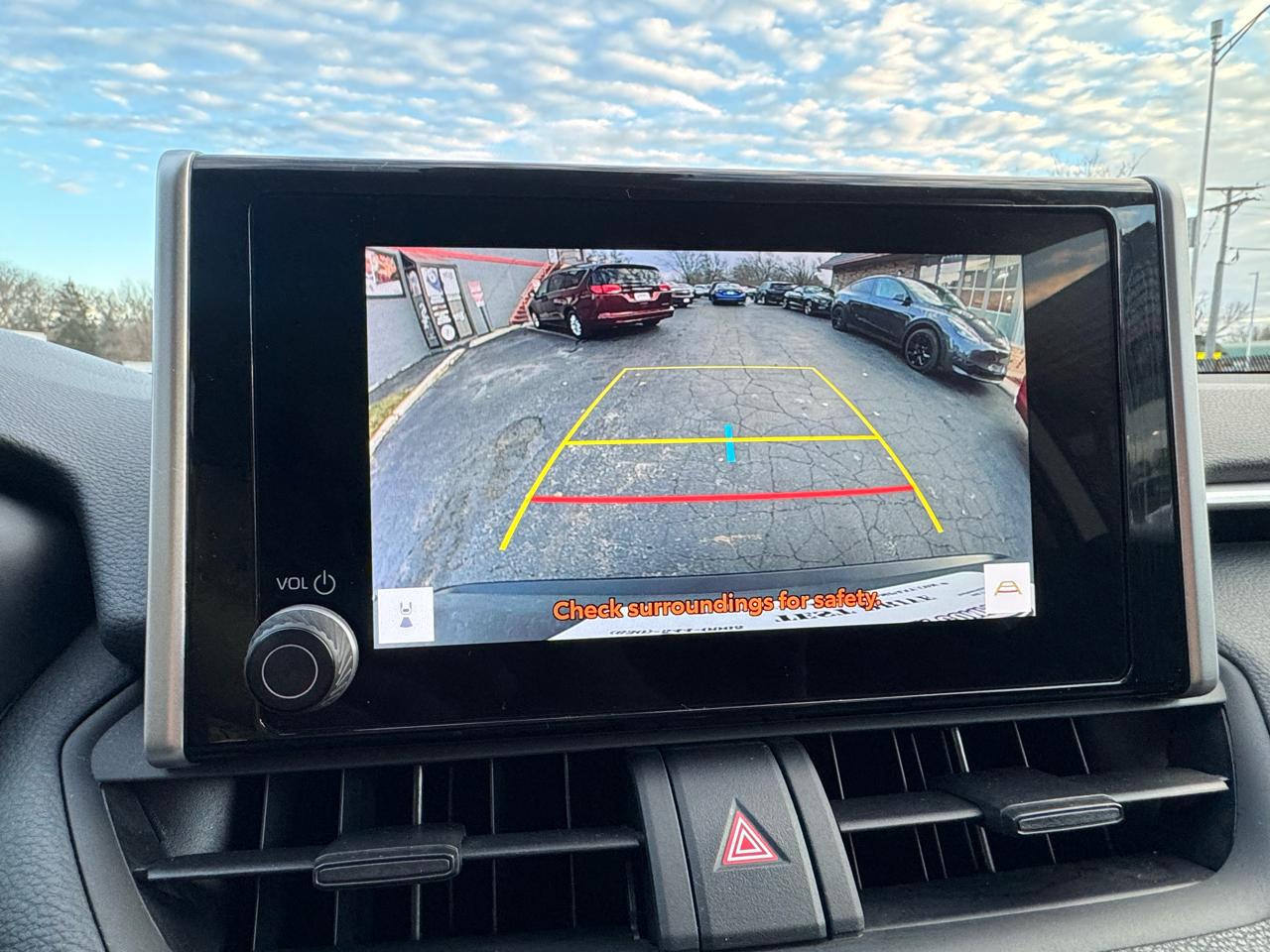 Toyota RAV4 Hybrid LE AWD (Natl) 2023