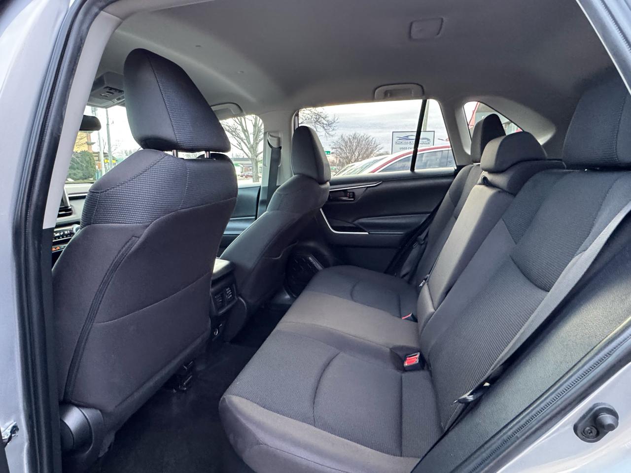 Toyota RAV4 Hybrid LE AWD (Natl) 2023