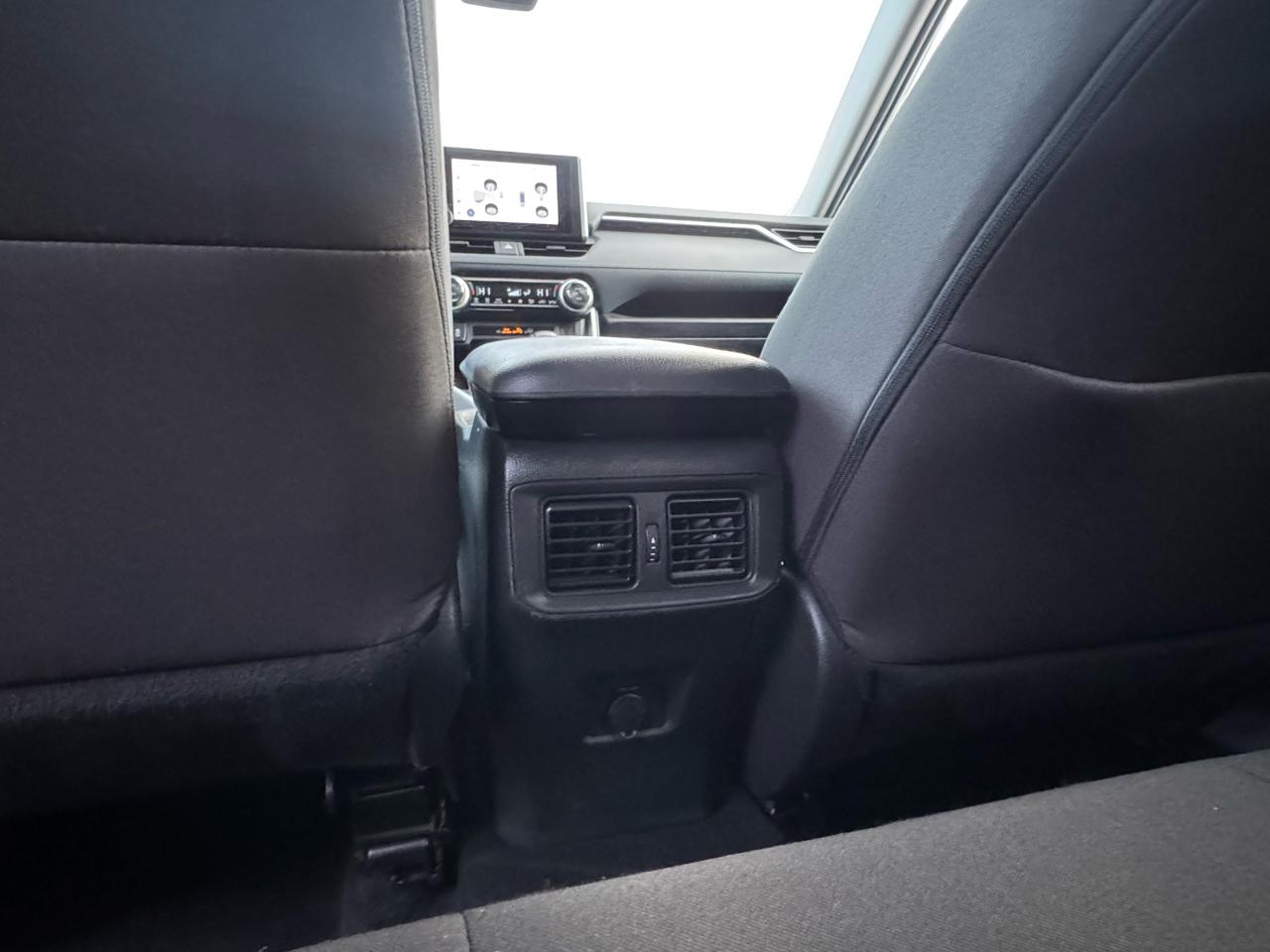 Toyota RAV4 Hybrid LE AWD (Natl) 2023