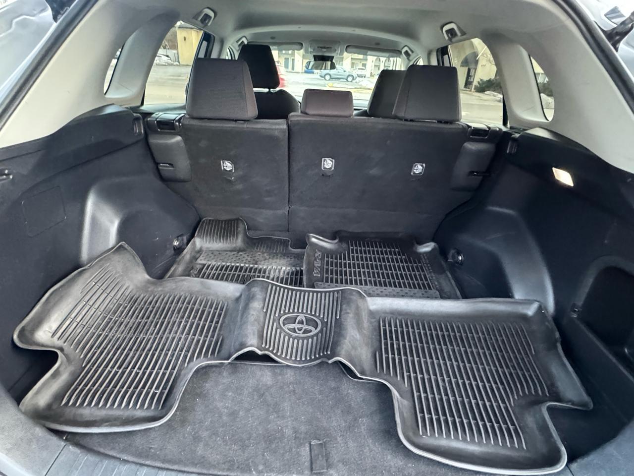 Toyota RAV4 Hybrid LE AWD (Natl) 2023