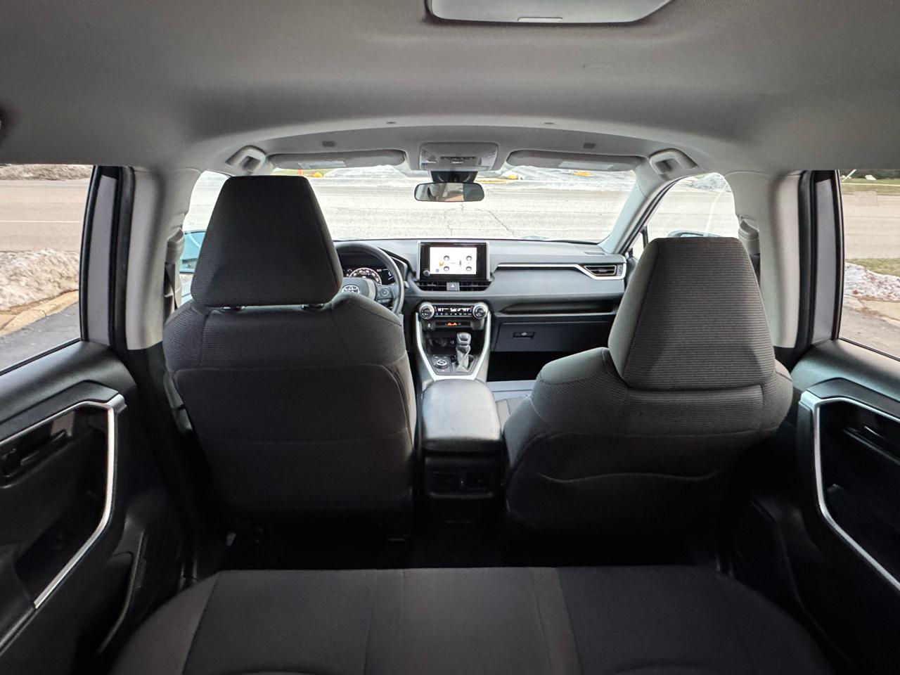 Toyota RAV4 Hybrid LE AWD (Natl) 2023