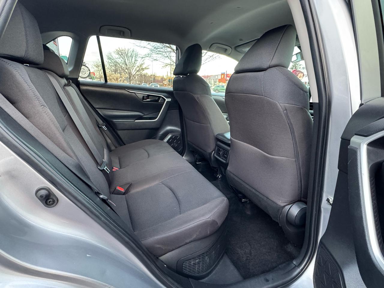 Toyota RAV4 Hybrid LE AWD (Natl) 2023