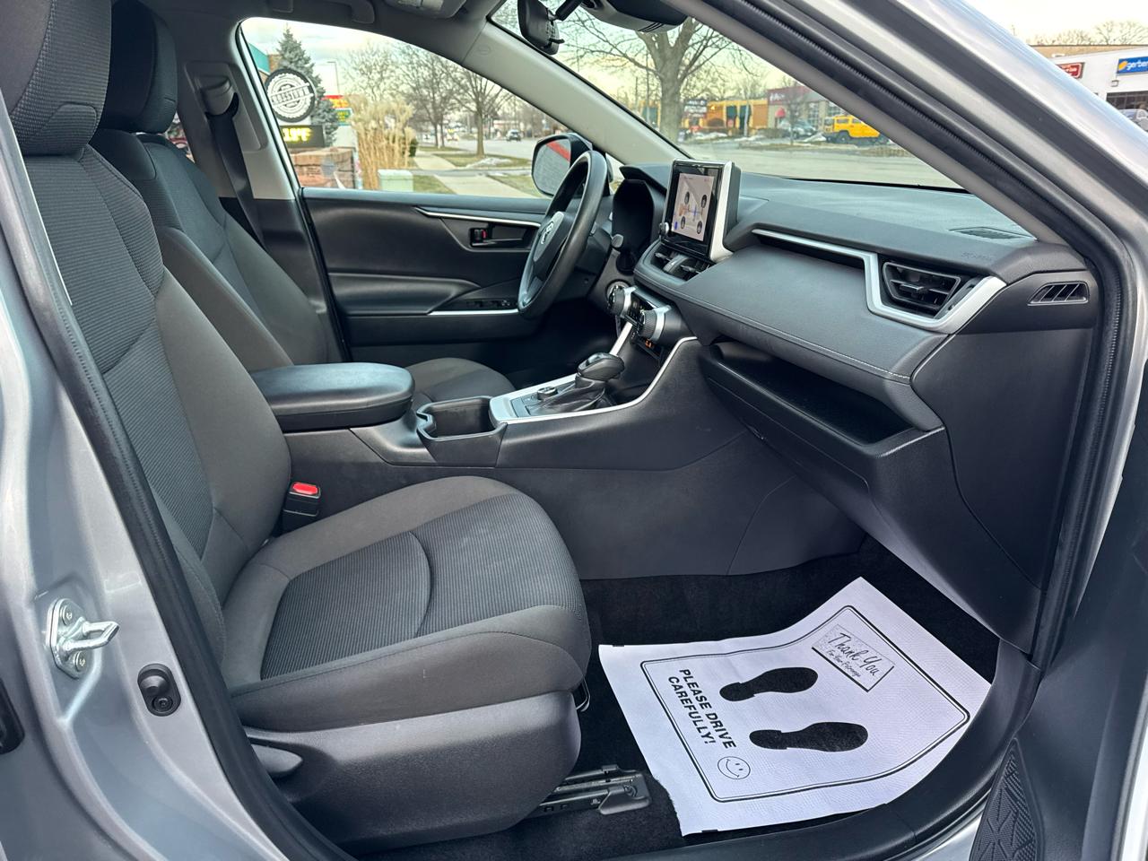 Toyota RAV4 Hybrid LE AWD (Natl) 2023