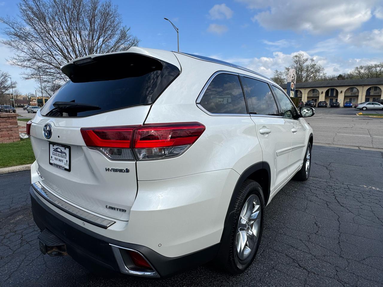 Toyota Highlander Hybrid Limited V6 AWD (Natl) 2019
