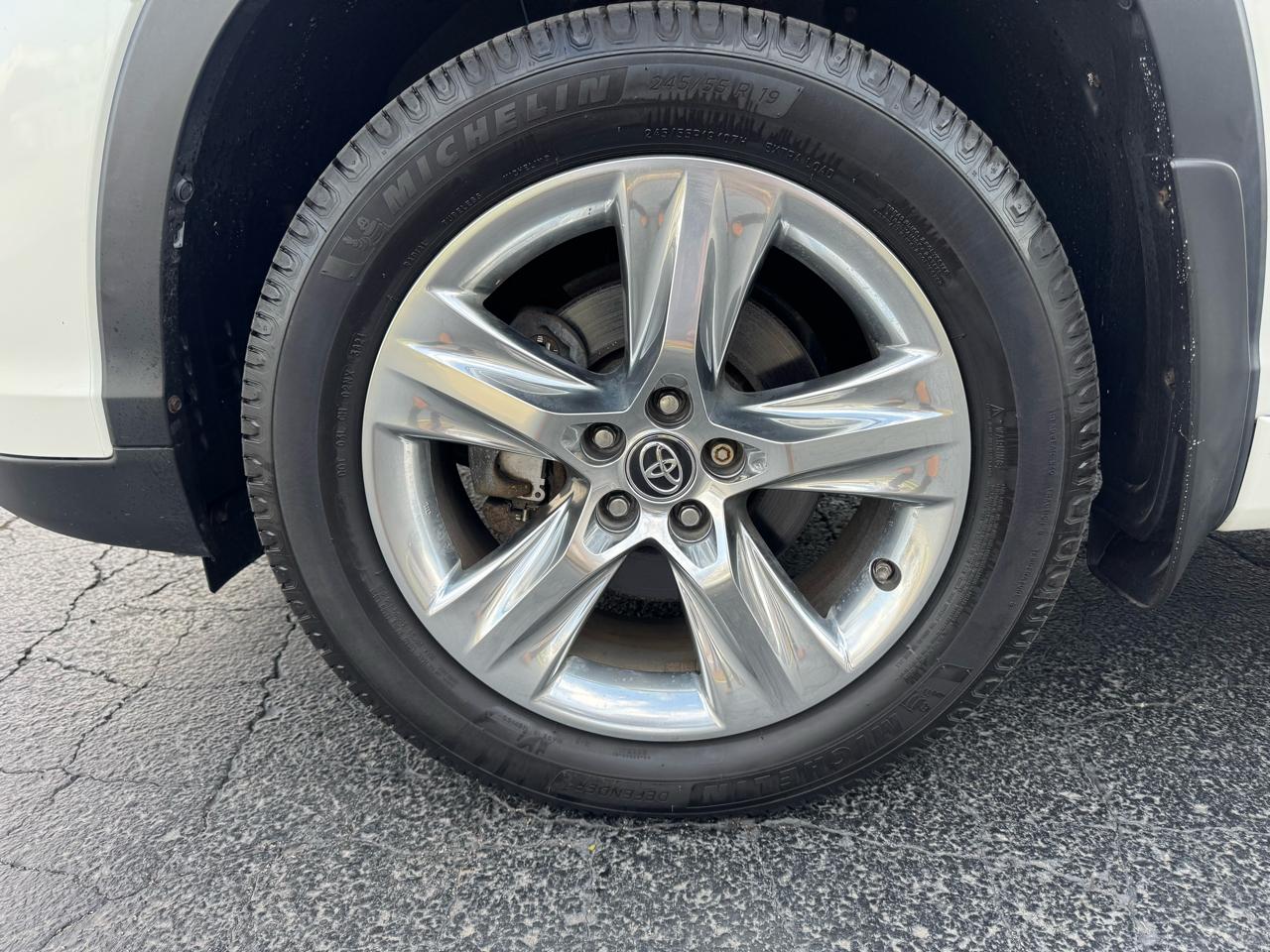 Toyota Highlander Hybrid Limited V6 AWD (Natl) 2019