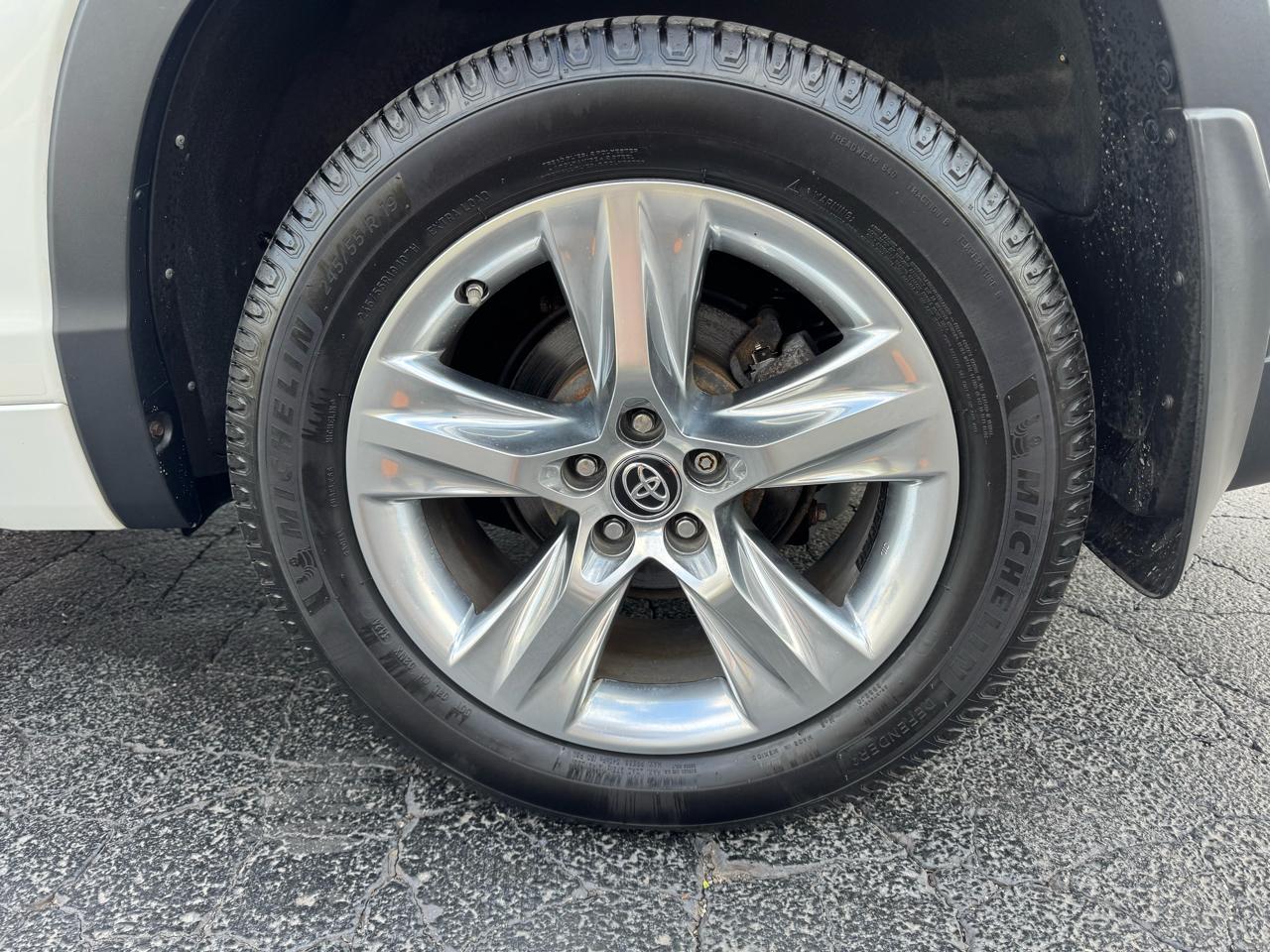 Toyota Highlander Hybrid Limited V6 AWD (Natl) 2019