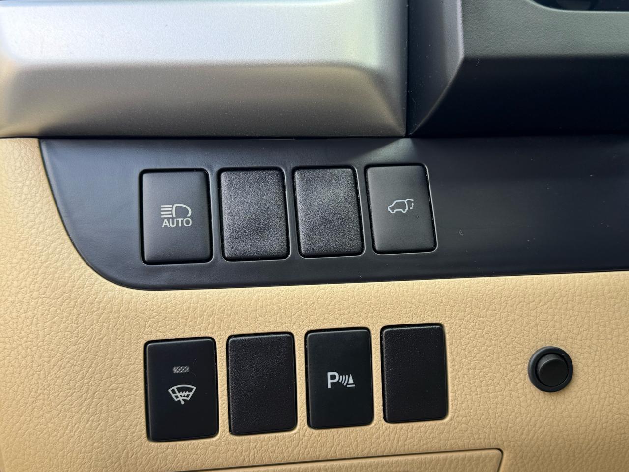 Toyota Highlander Hybrid Limited V6 AWD (Natl) 2019