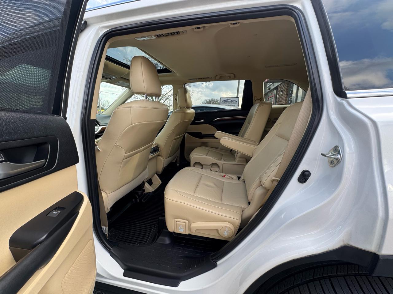 Toyota Highlander Hybrid Limited V6 AWD (Natl) 2019