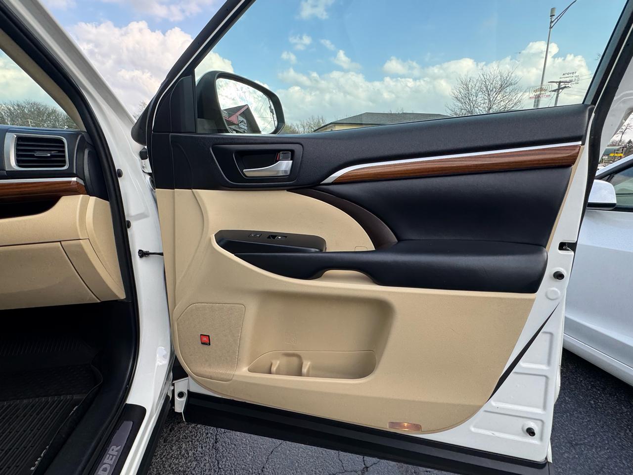 Toyota Highlander Hybrid Limited V6 AWD (Natl) 2019