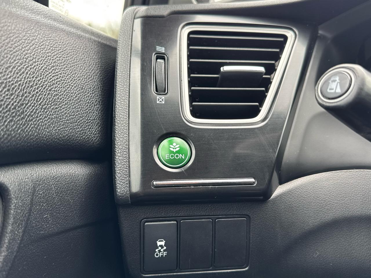 Honda Civic Sedan 4dr CVT SE 2015