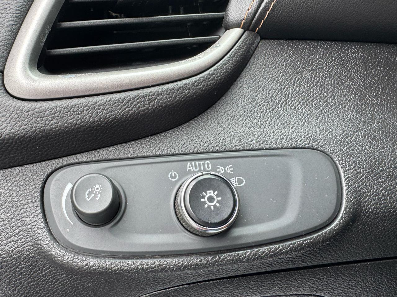 Chevrolet Trax FWD 4dr LT 2019