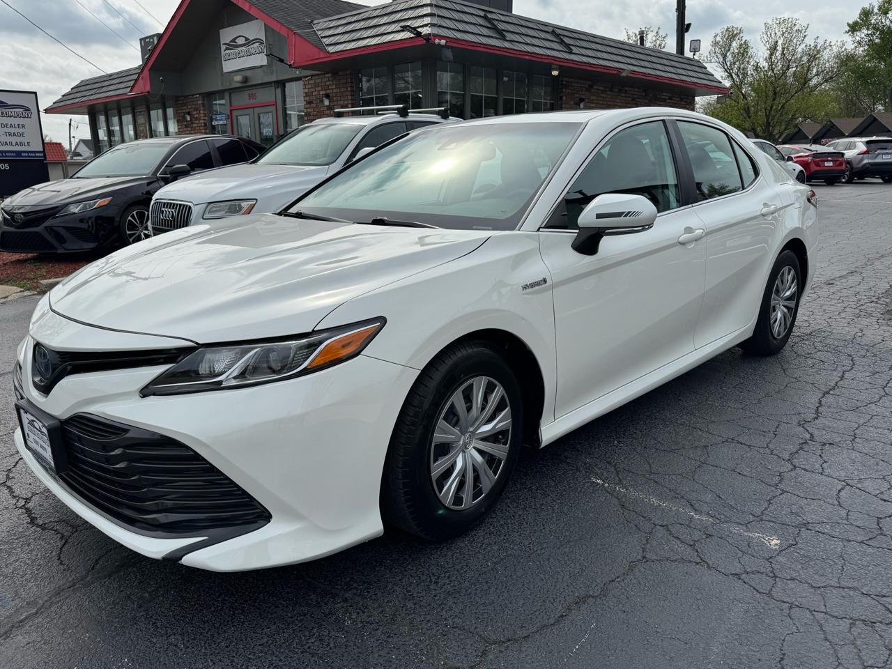 Toyota Camry Hybrid LE CVT (Natl) 2020