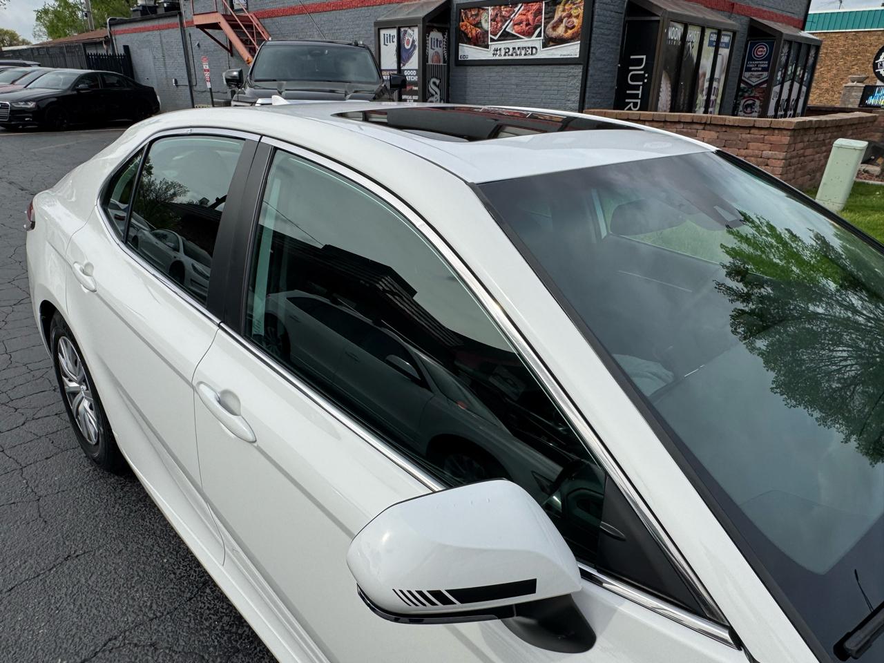 Toyota Camry Hybrid LE CVT (Natl) 2020