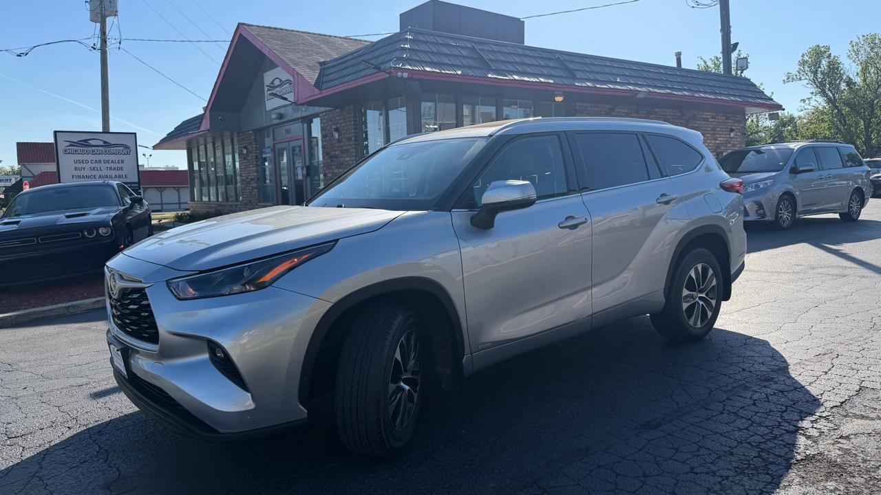 Toyota Highlander Hybrid XLE AWD (Natl) 2022