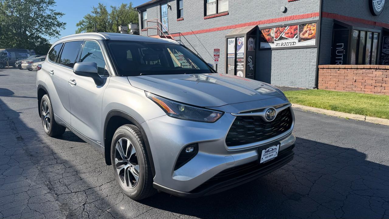 Toyota Highlander Hybrid XLE AWD (Natl) 2022
