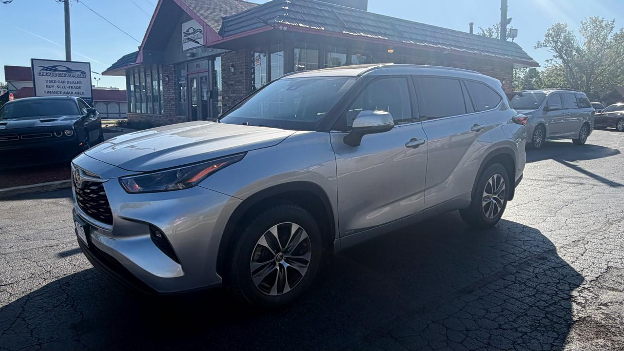 Toyota Highlander Hybrid XLE AWD (Natl) 2022
