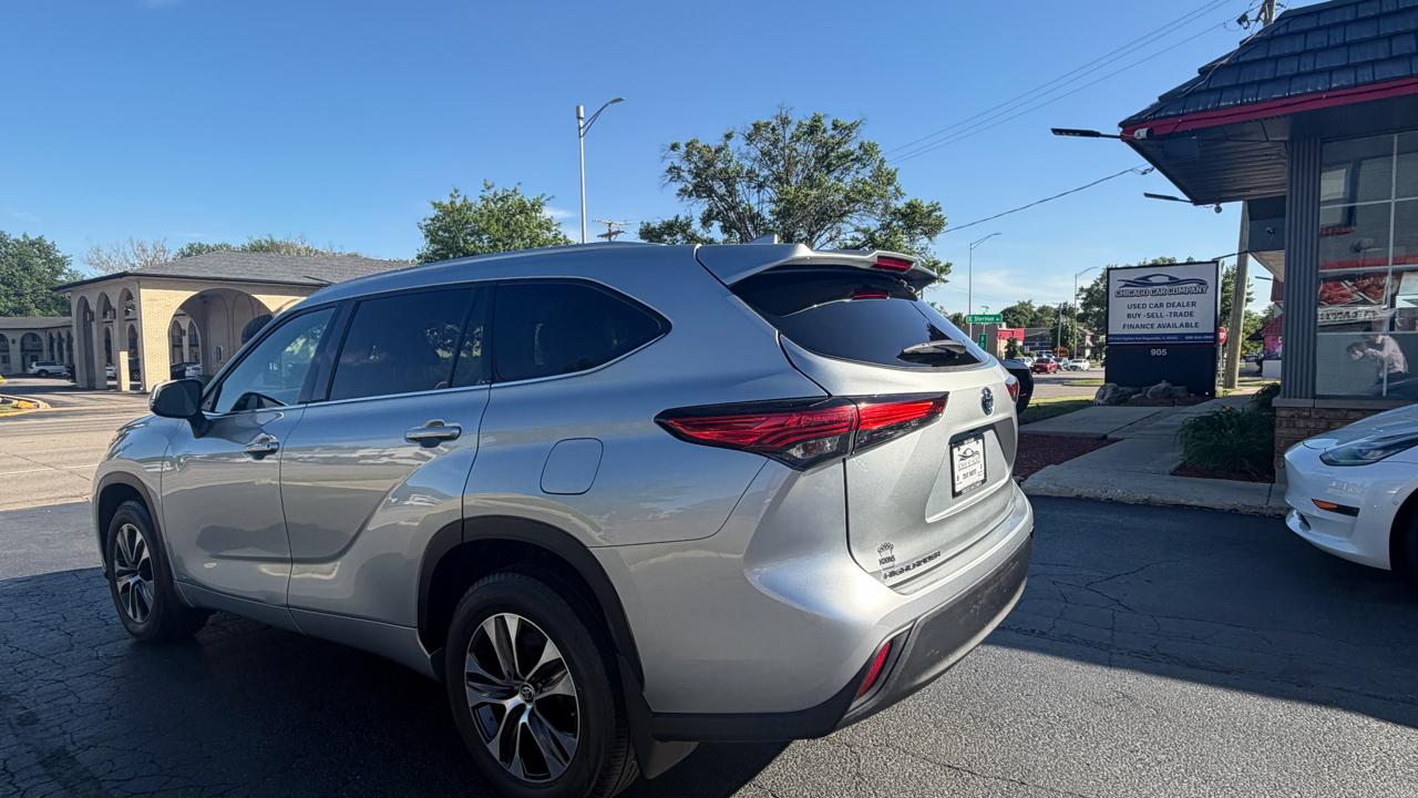 Toyota Highlander Hybrid XLE AWD (Natl) 2022