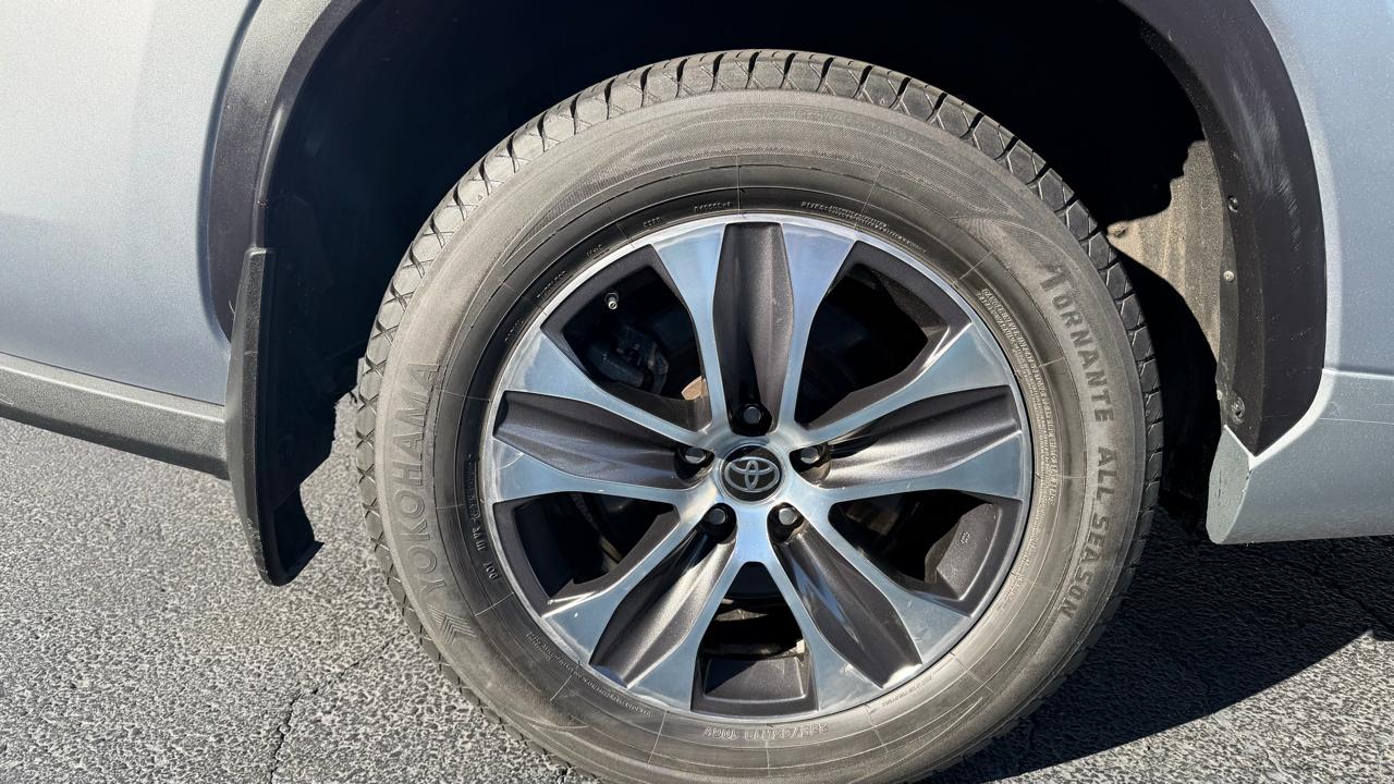 Toyota Highlander Hybrid XLE AWD (Natl) 2022