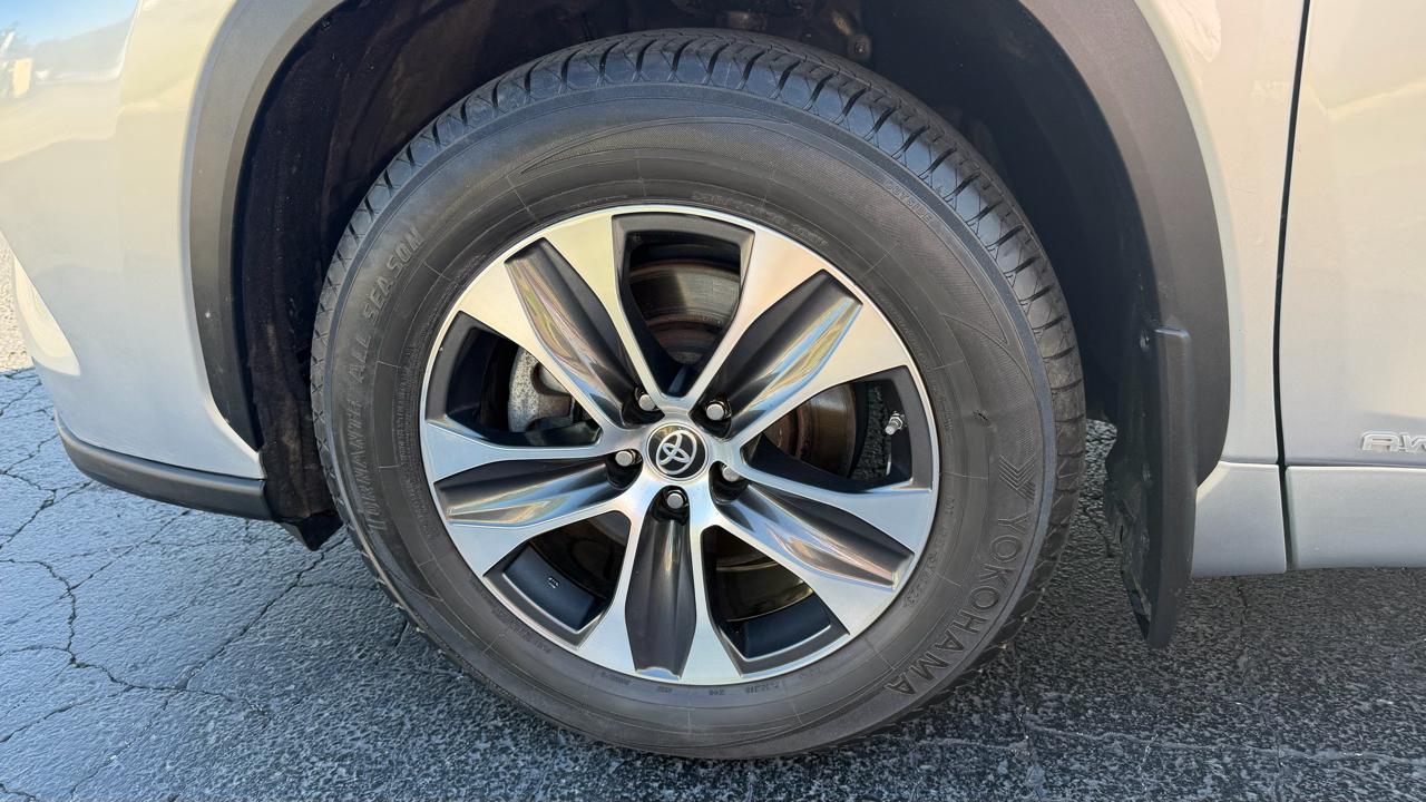 Toyota Highlander Hybrid XLE AWD (Natl) 2022
