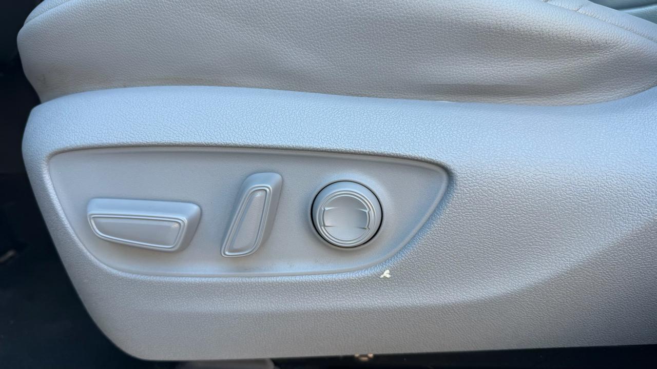 Toyota Highlander Hybrid XLE AWD (Natl) 2022