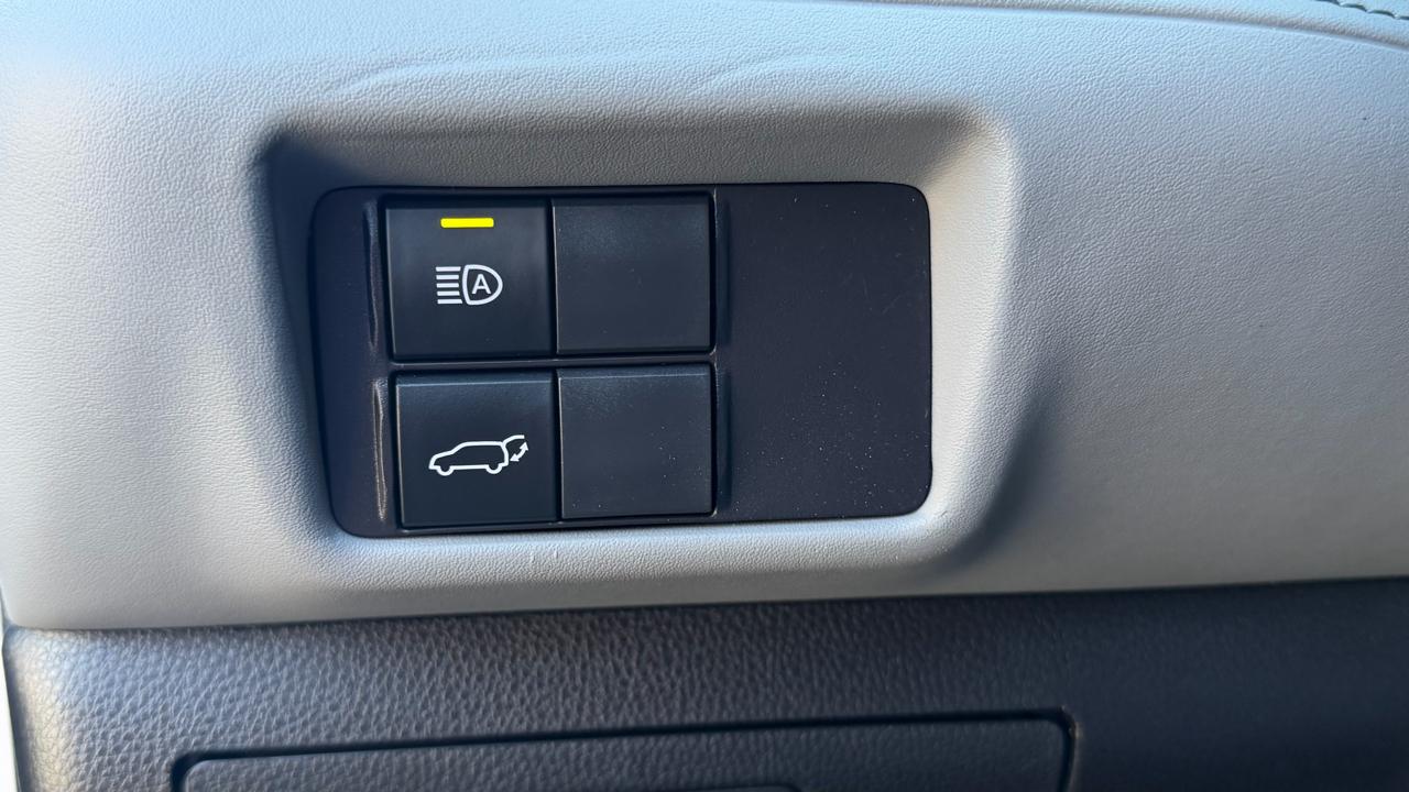 Toyota Highlander Hybrid XLE AWD (Natl) 2022