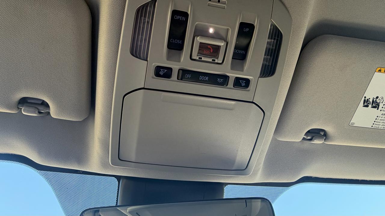 Toyota Highlander Hybrid XLE AWD (Natl) 2022