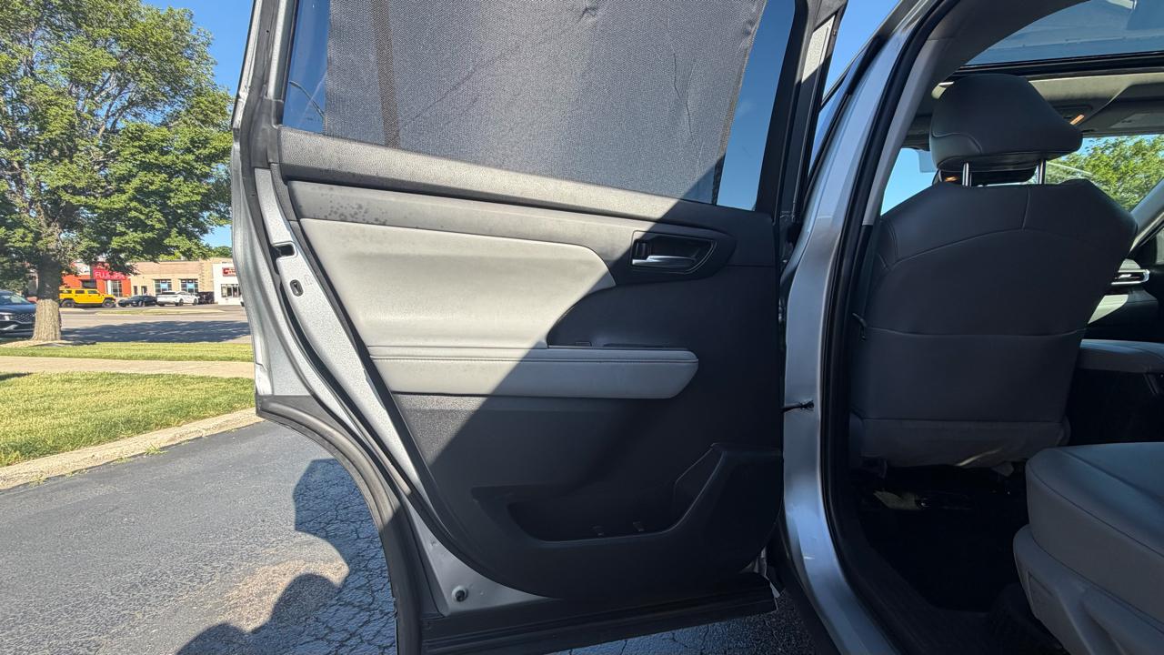 Toyota Highlander Hybrid XLE AWD (Natl) 2022