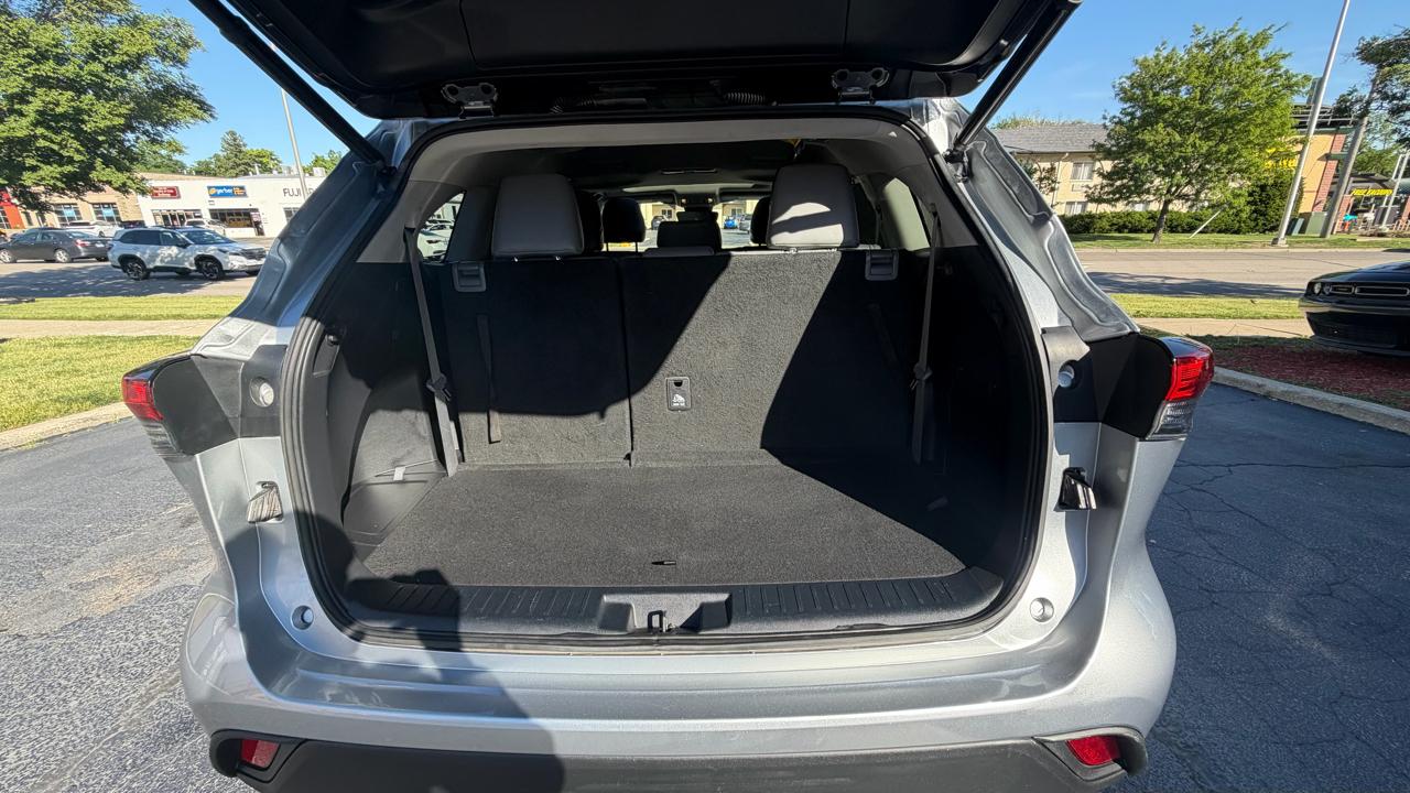 Toyota Highlander Hybrid XLE AWD (Natl) 2022