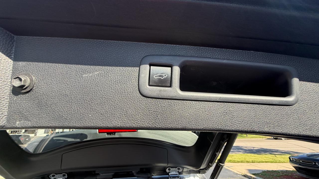 Toyota Highlander Hybrid XLE AWD (Natl) 2022