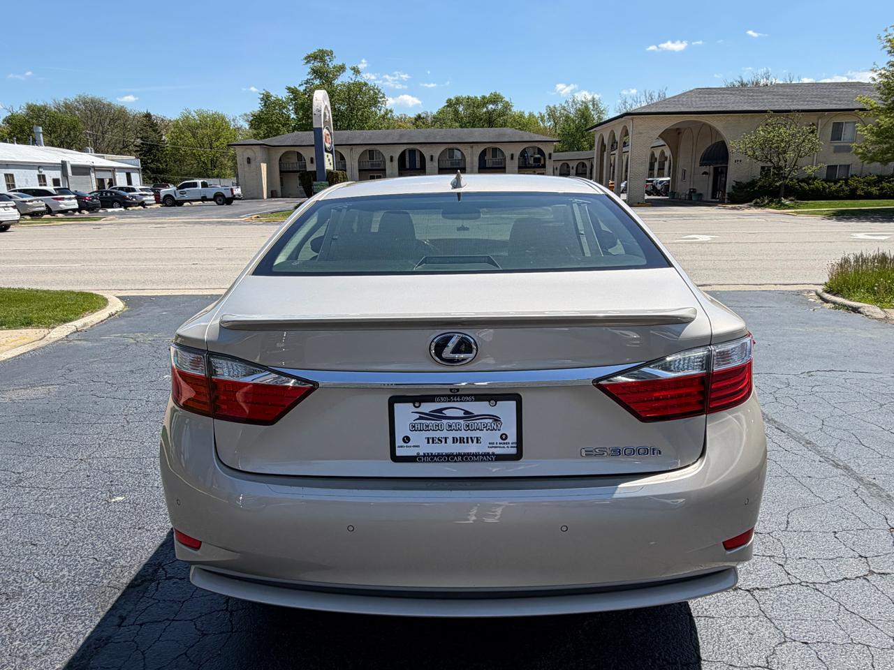 Lexus ES 300h 4dr Sdn Hybrid 2015
